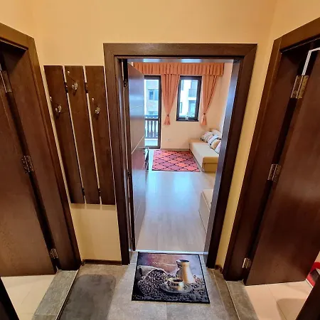 Location Ski-in Ski-out And Swimming Pool Apartman