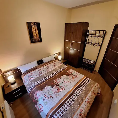 Location Ski-in Ski-out And Swimming Pool * בנסקו