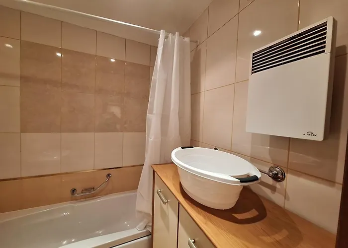 Location Ski-in Ski-out And Swimming Pool 公寓