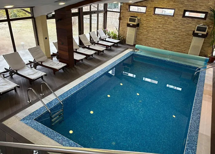 Location Ski-in Ski-out And Swimming Pool 班斯科
